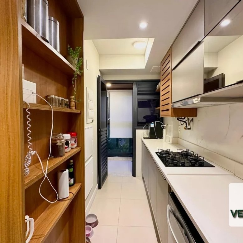 Apartamento mobiliado de 2 quartos com suíte e vaga para alugar no Flamengo