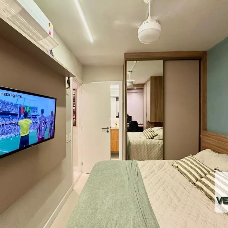 Apartamento mobiliado de 2 quartos com suíte e vaga para alugar no Flamengo