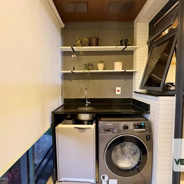 Apartamento mobiliado de 2 quartos com suíte e vaga para alugar no Flamengo