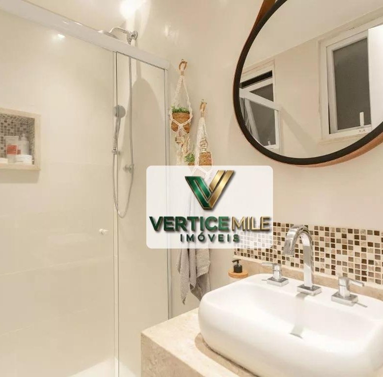 Apartamento reformado de 3 quartos com vaga em Laranjeiras Mobília Edificio Araxa