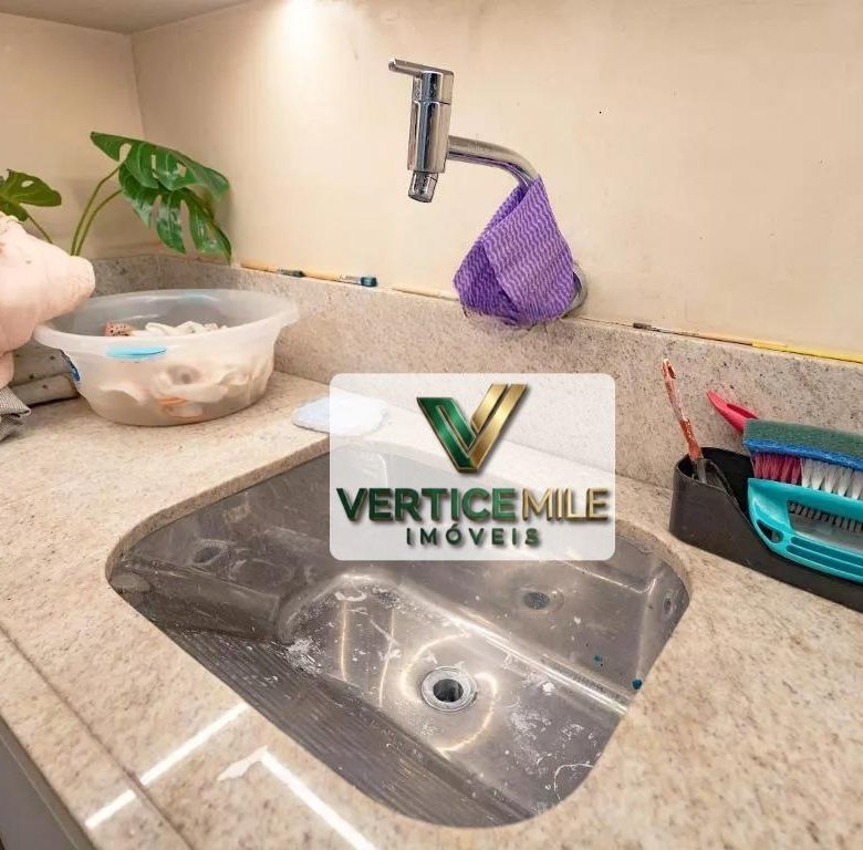 Apartamento reformado de 3 quartos com vaga em Laranjeiras Mobília Edificio Araxa